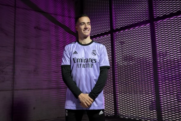 Real Madrid Trøje 2022-23 Valverde 15 Udebanetrøje